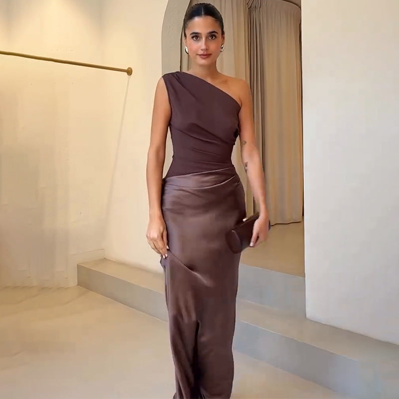 Women's Maxi Dress with Elegant Neckline and Defined Waistline – Moralea
