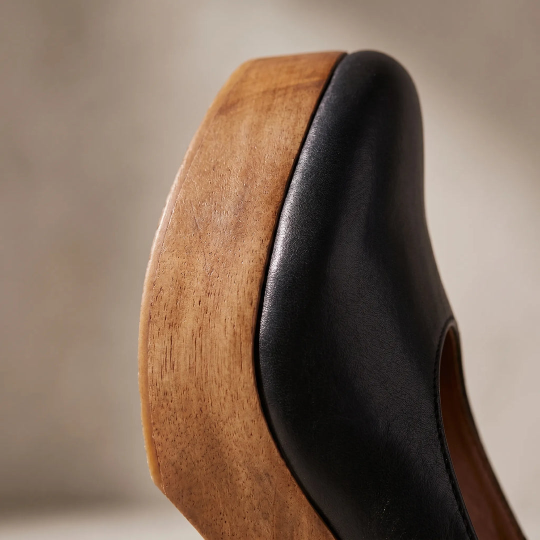 Aleria - Closed-Toe Wedge Heels