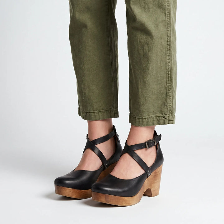 Aleria - Closed-Toe Wedge Heels
