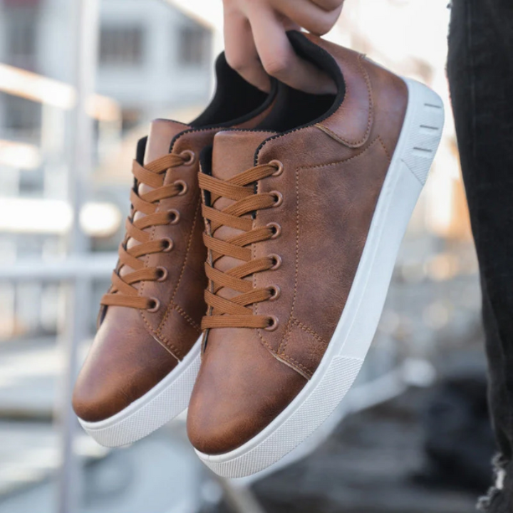 Men’s Casual Sneakers with Lace-Up Design and Sleek Silhouette