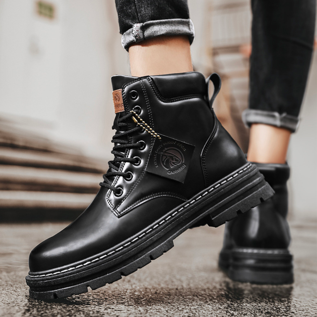 Men’s Premium Hiking Boots with Laces and Cushioned Insole
