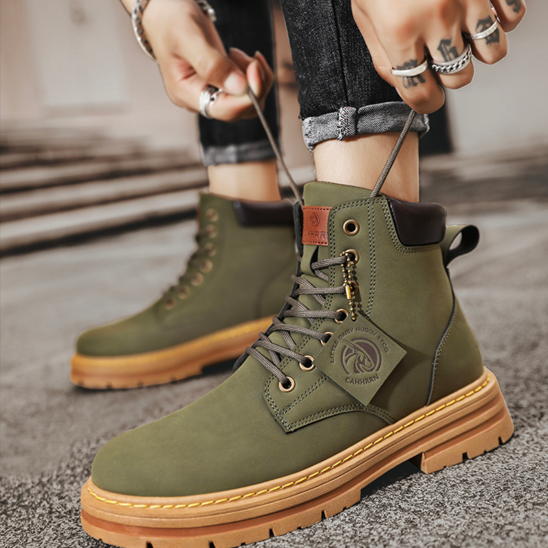 Men’s Premium Hiking Boots with Laces and Cushioned Insole