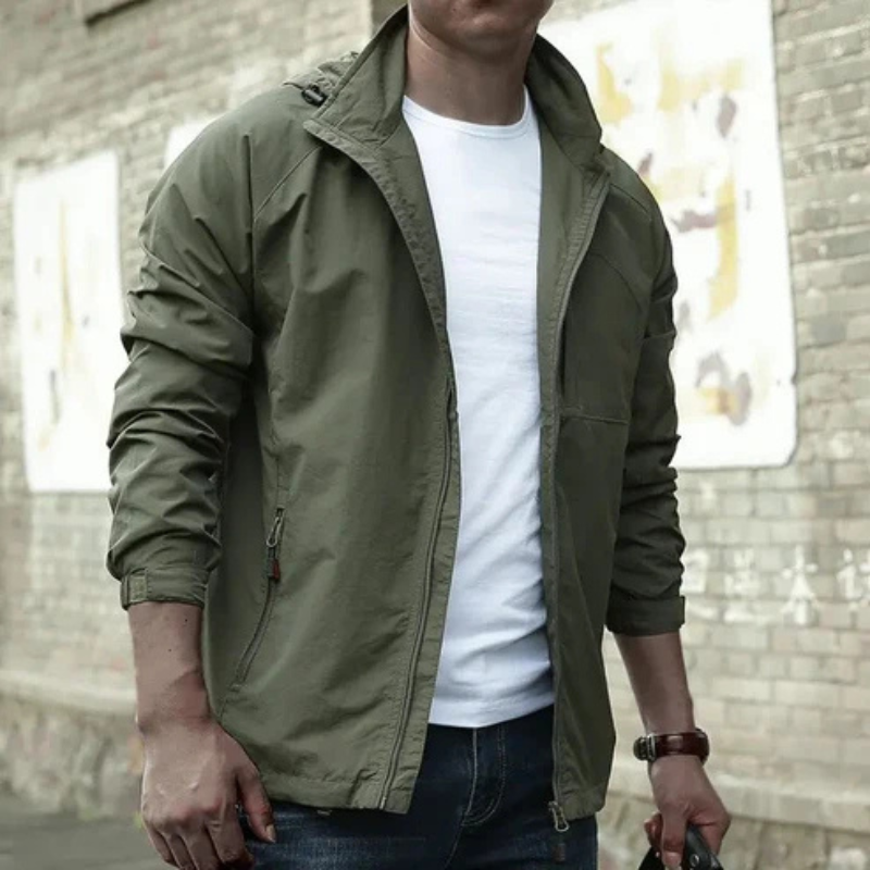 Men’s Winter Cargo Jacket with Zipper Closure and Multiple Pockets