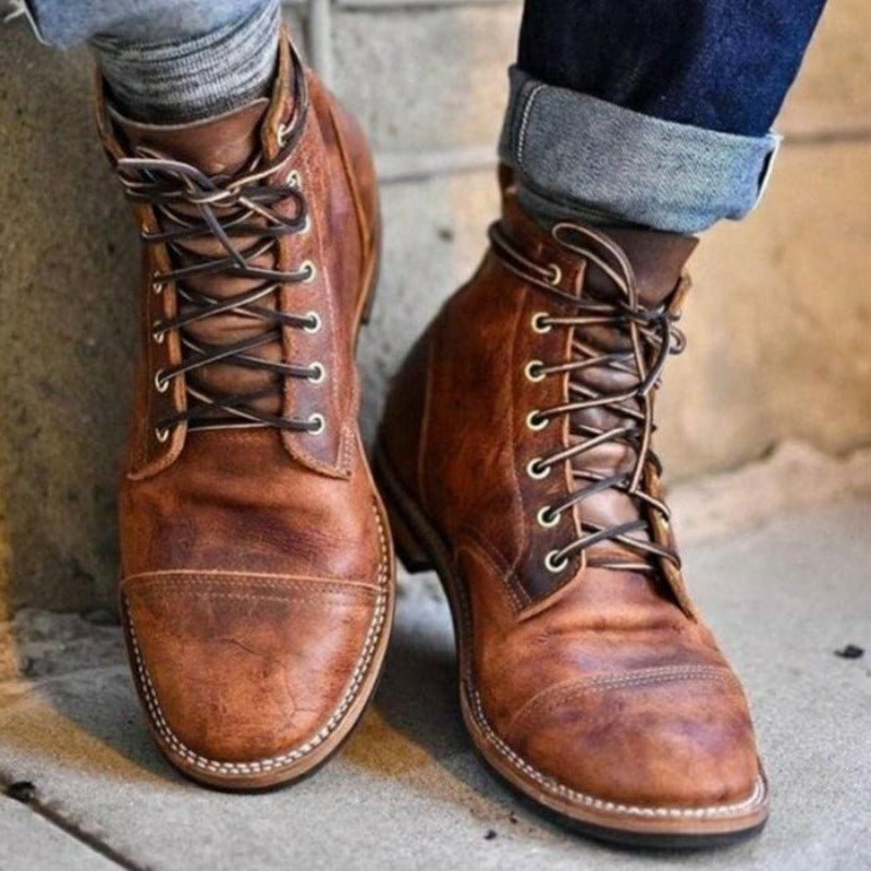 Men's Boots with Rubber Sole and Refined Design
