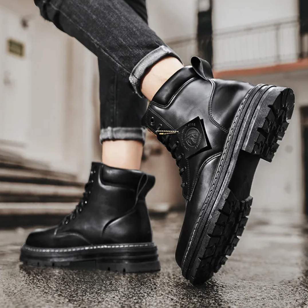 Men’s Lace-Up Boots with Leather Upper and Sturdy Outsole