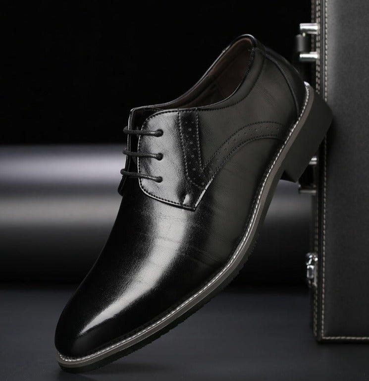 Mens Lace-Up Shoes with Rubber Sole and Round Toe