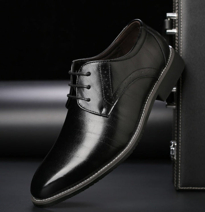 Mens Lace-Up Shoes with Rubber Sole and Round Toe