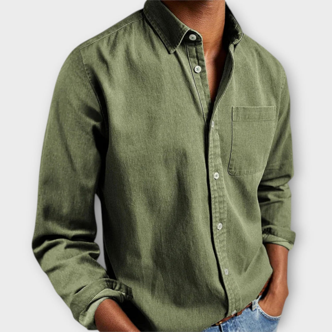Men’s Shirt with Refined Collar and Button Closure