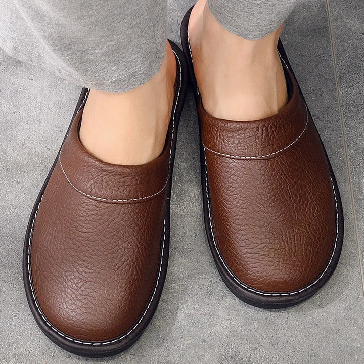 Men’s Slippers with Adjustable Fit and Classic Design