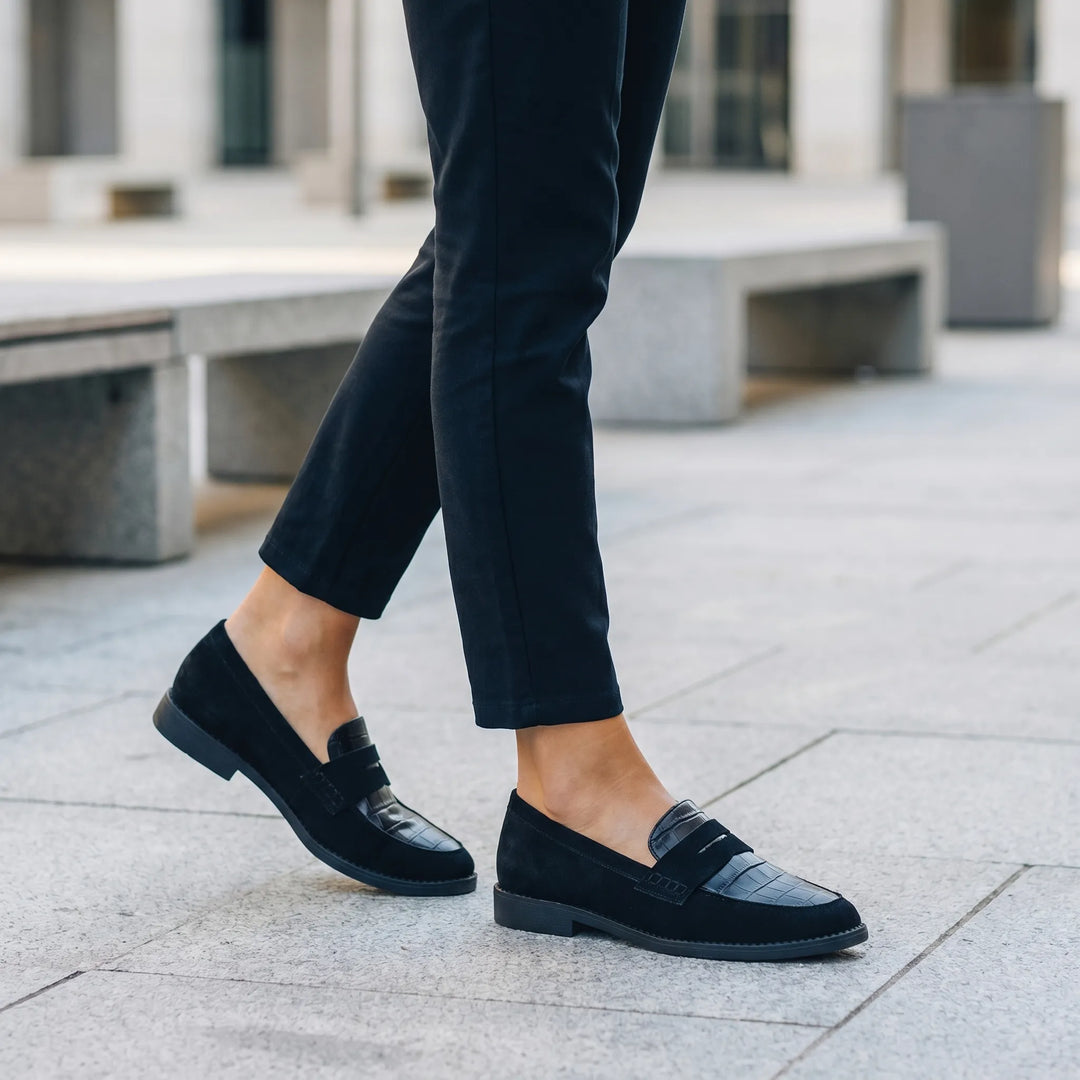 Slyvera - Flat Penny Loafer With Textured Detail