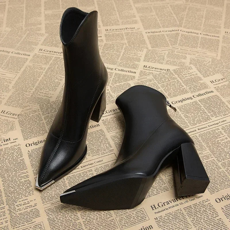 Women's Chelsea Boots with Chrome Tip and Rubber