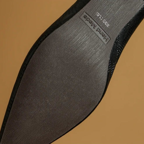 Women’s Pumps with Pointed Toe and Mid Heel