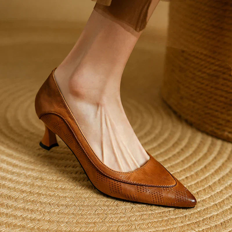 Women’s Pumps with Pointed Toe and Mid Heel