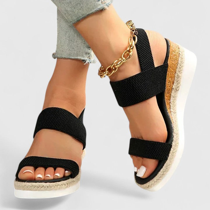 Women’s Sandals with Adjustable Straps and Flexible Sole