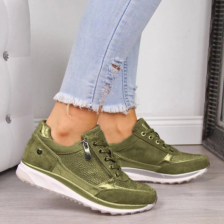 Women’s Shoes with Thick Sole and Textured Surface
