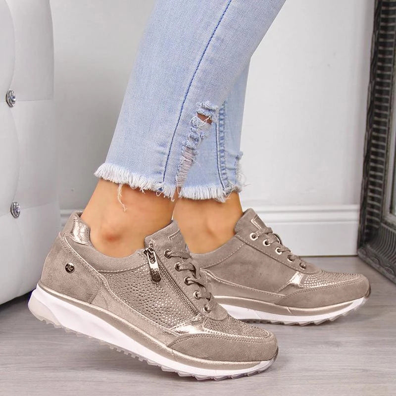 Women’s Shoes with Thick Sole and Textured Surface