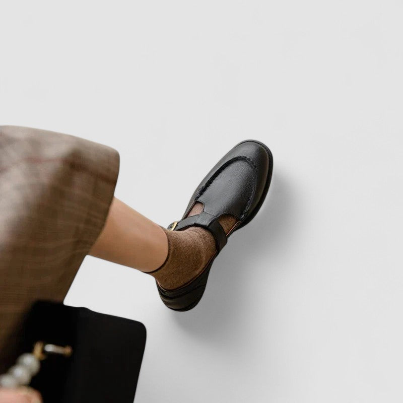 Women’s Shoes with Square Toe and T-Strap