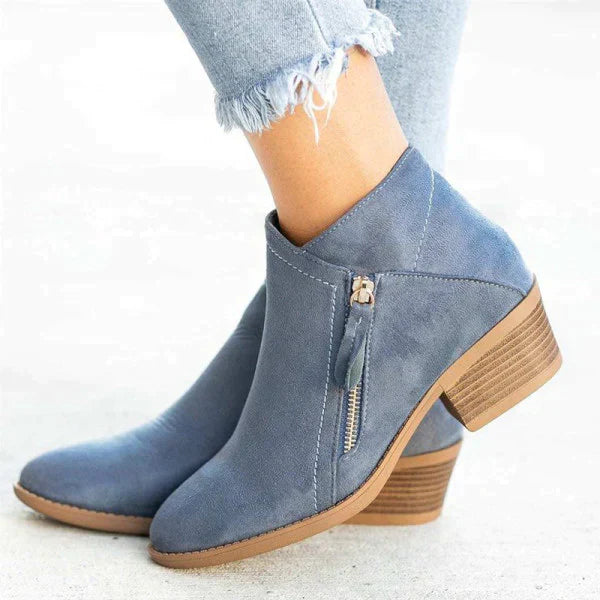 Women’s Boots with Triple Arch Design and Toe Clips