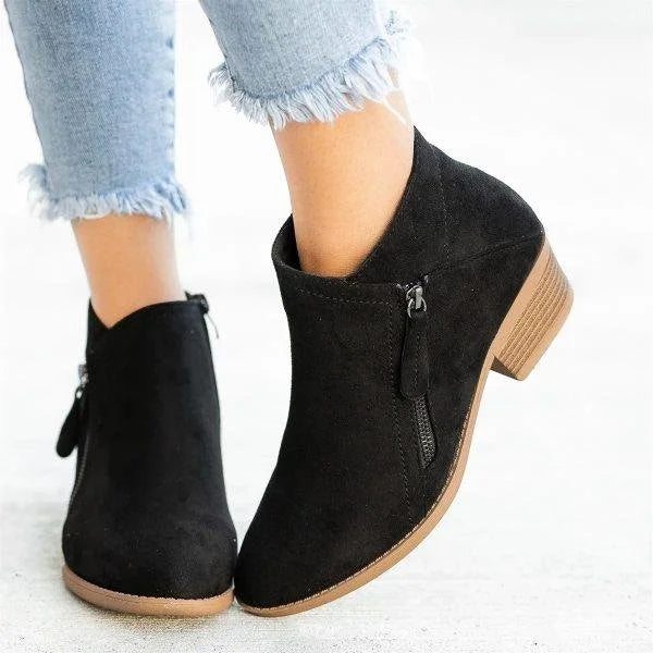 Women’s Boots with Triple Arch Design and Toe Clips