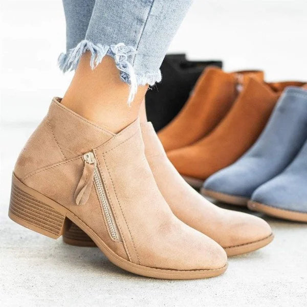 Women’s Boots with Triple Arch Design and Toe Clips