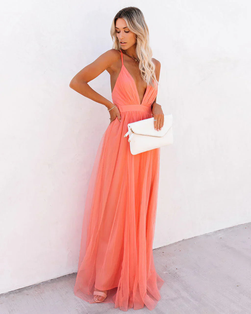 Women’s Maxi Dress with Adjustable Straps and Fitted Waist