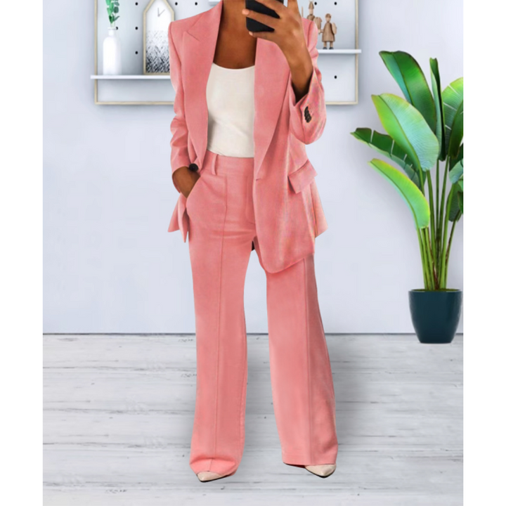 Women’s Two-Piece Suit with Pockets and Relaxed Fit